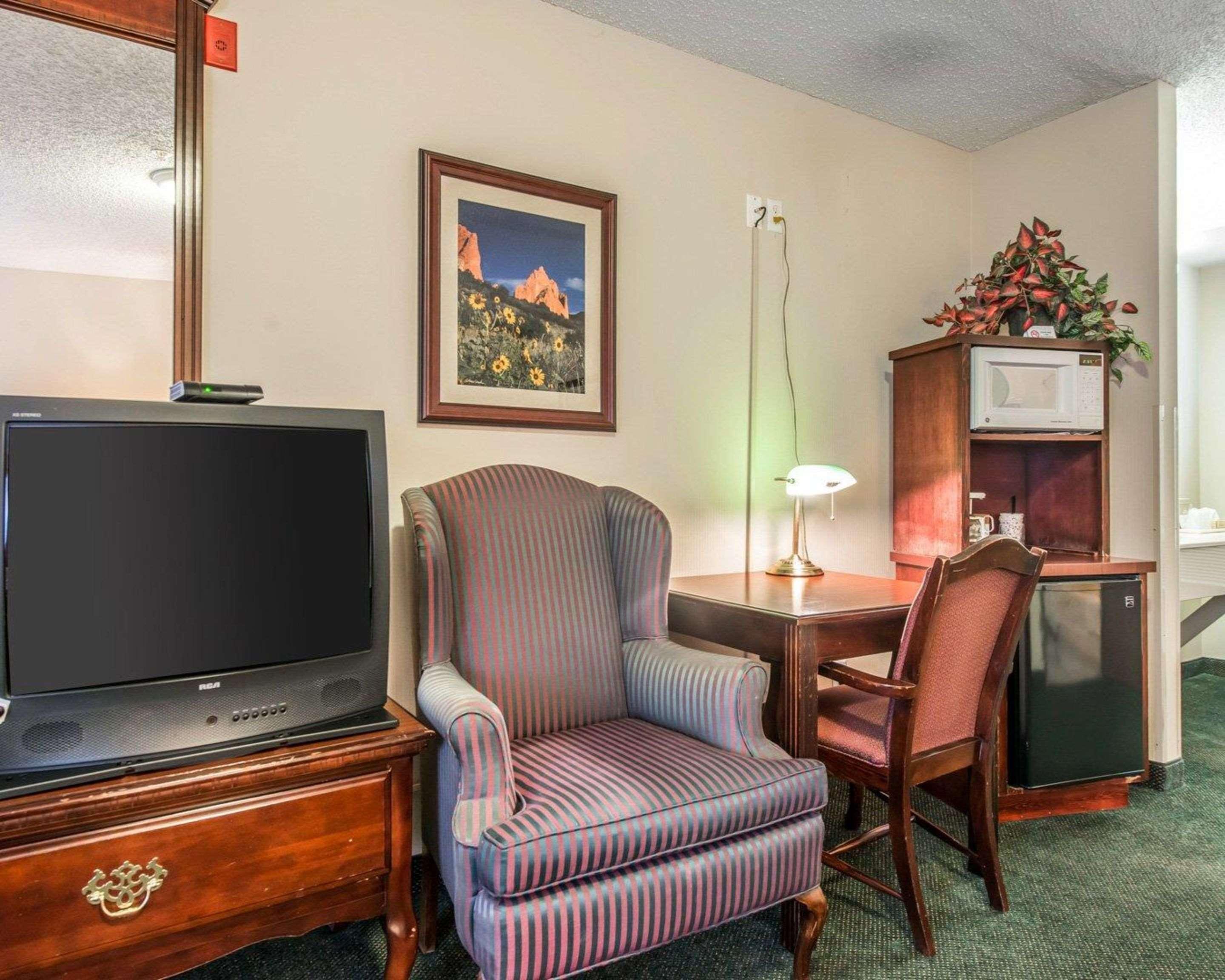 Quality Inn & Suites Manitou Springs At Pikes Peak Buitenkant foto