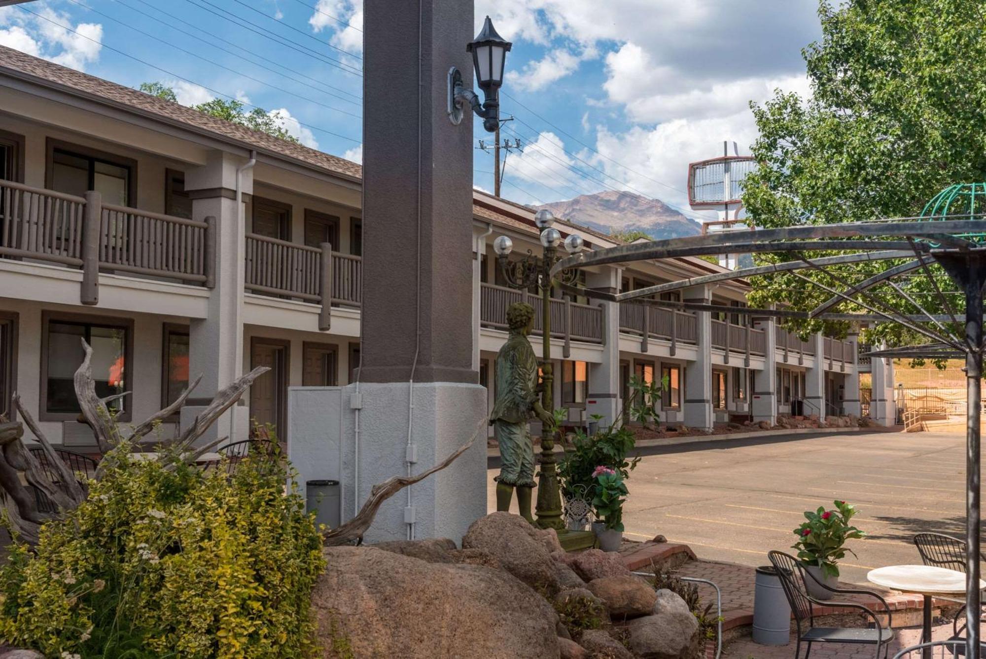 Quality Inn & Suites Manitou Springs At Pikes Peak Buitenkant foto